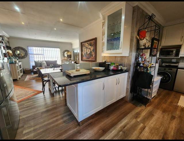 3 BEDROOM SIMPLEX FOR SALE IN NEW REDRUTH